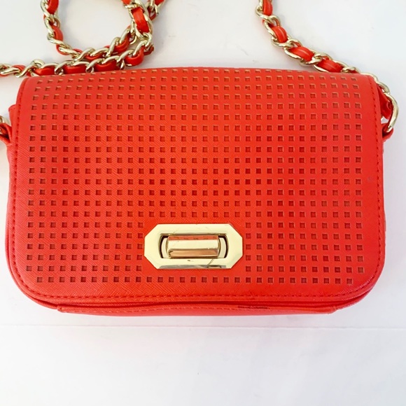 Banana Republic | Red Grid Pattern Crossbody bag - Picture 4 of 9